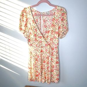 American Eagle Outfitters Short Floral Wrap Romper For Women - Size M